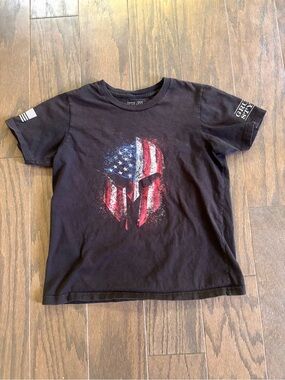 Grunt Style Boys Black Patriotic Helmet/ Flag T-Shirt - Sz L or 10/12